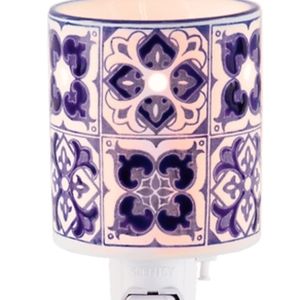 Scentsy Indigo Tile plug in